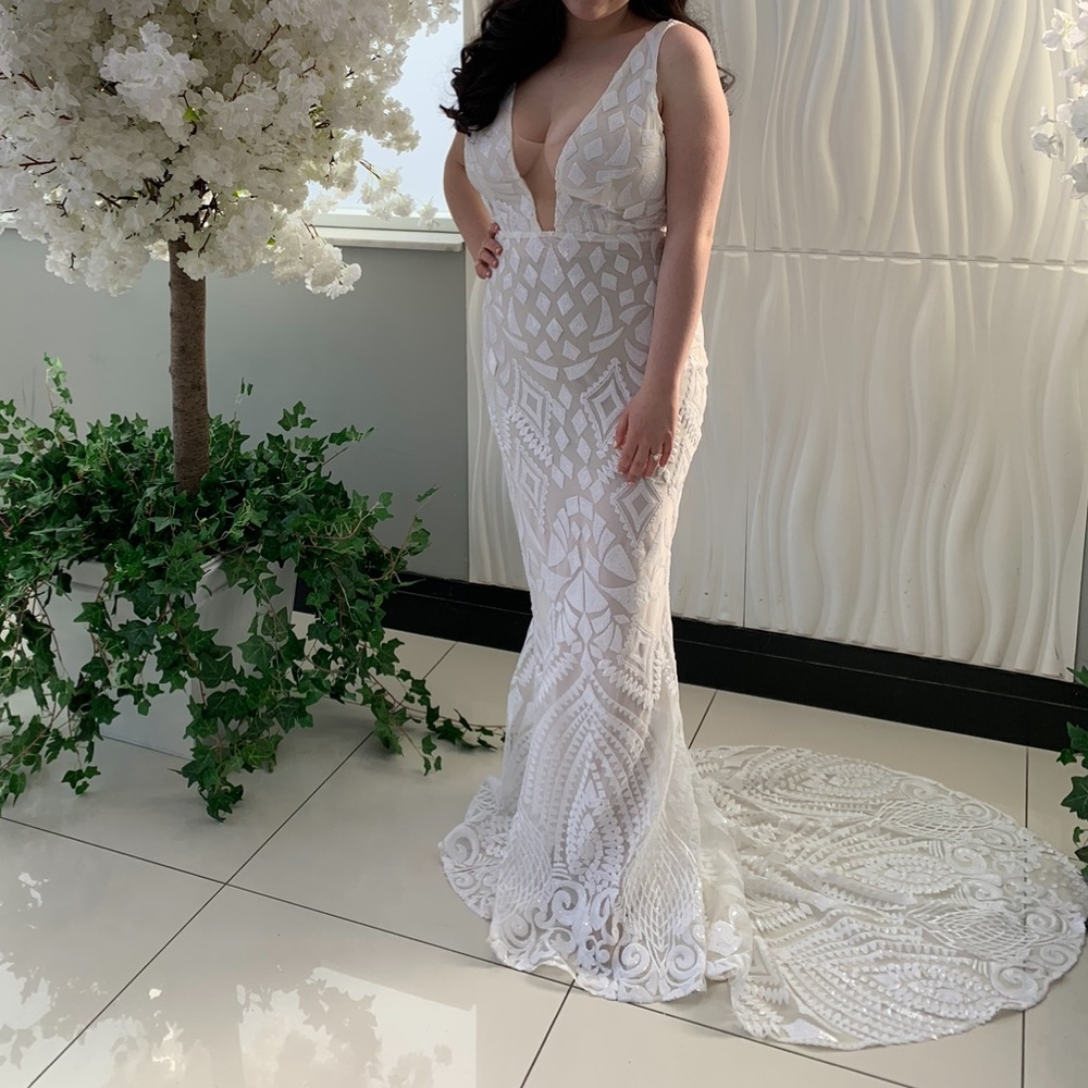 Alamour White Gown/Dress - Luriana Dress - Size L